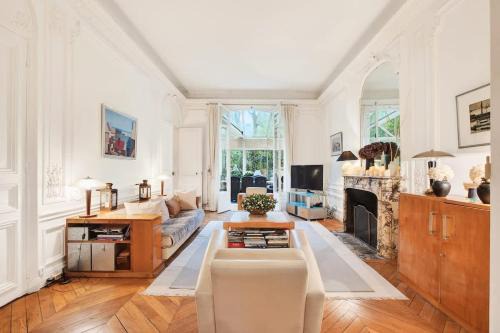 Neuilly-sur-Seine House | Beautiful house with a garden in the heart of Neuilly
