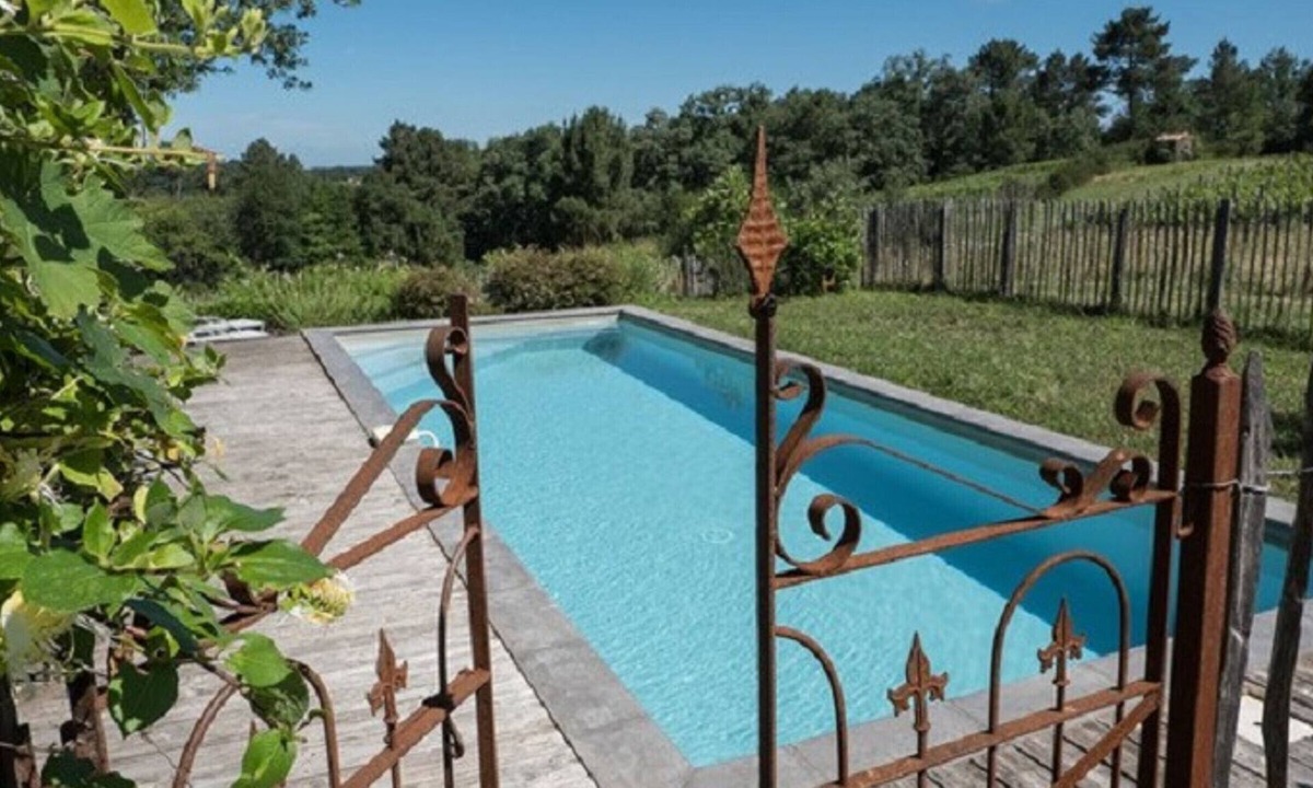 Biron Cottage | Beautiful house with private pool, Wi-Fi, and pets allowed