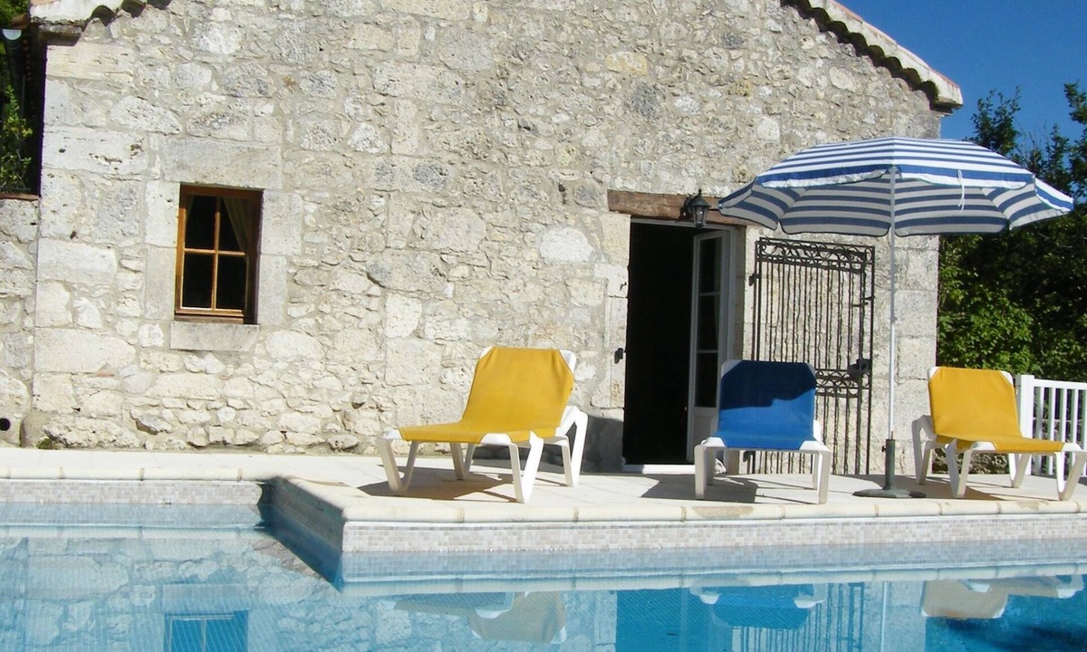 Monjoi House | Beautiful Pigeonnier, in very quiet and marvellous property