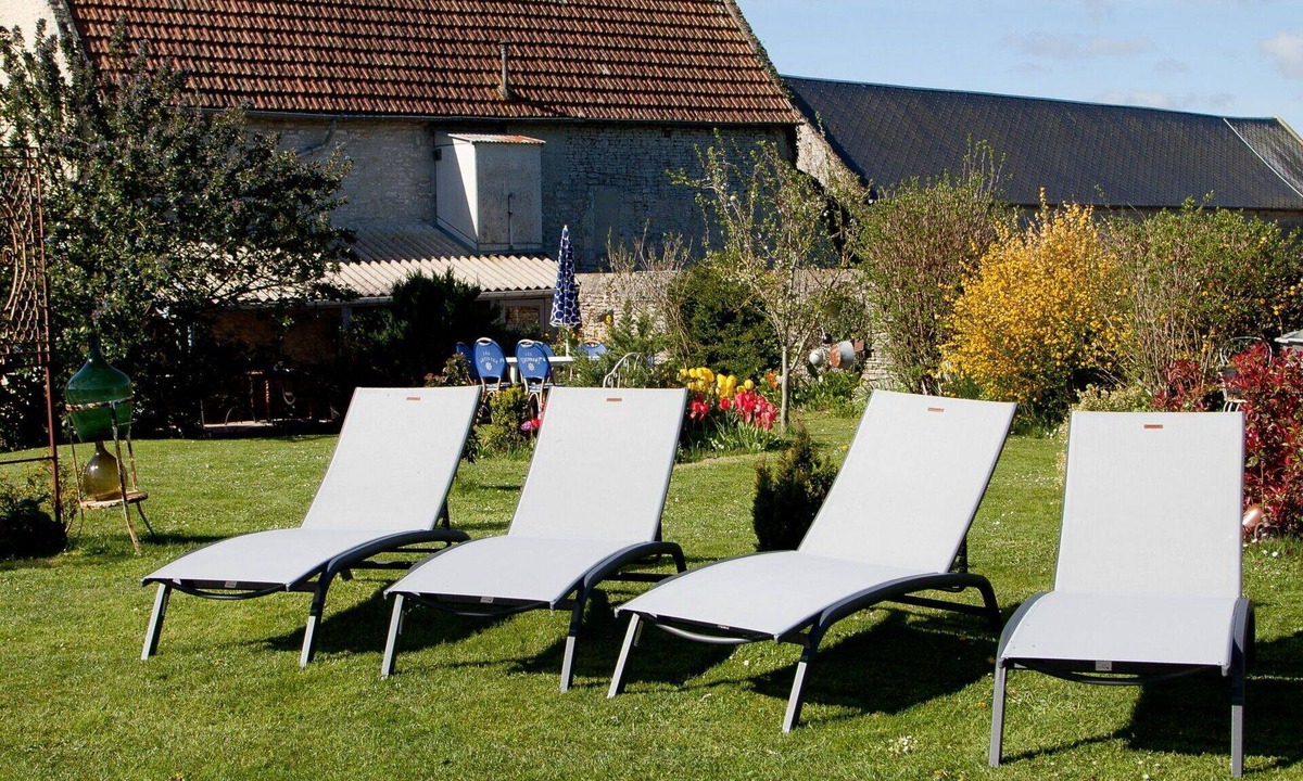 Longues-sur-Mer House | Beautiful private villa for 7 people with WIFI, TV and terrace