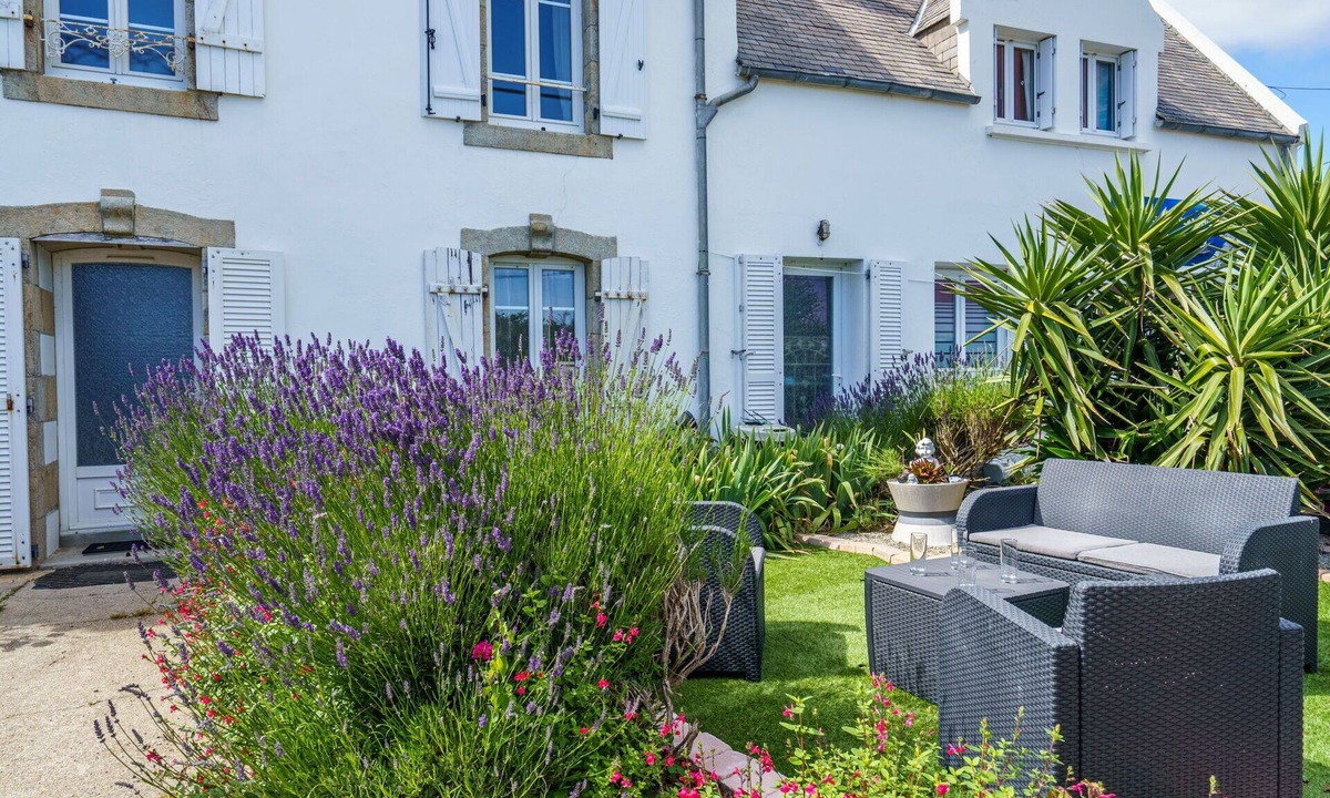Primelin House | Beautiful private villa for 10 guests with WIFI, TV and terrace