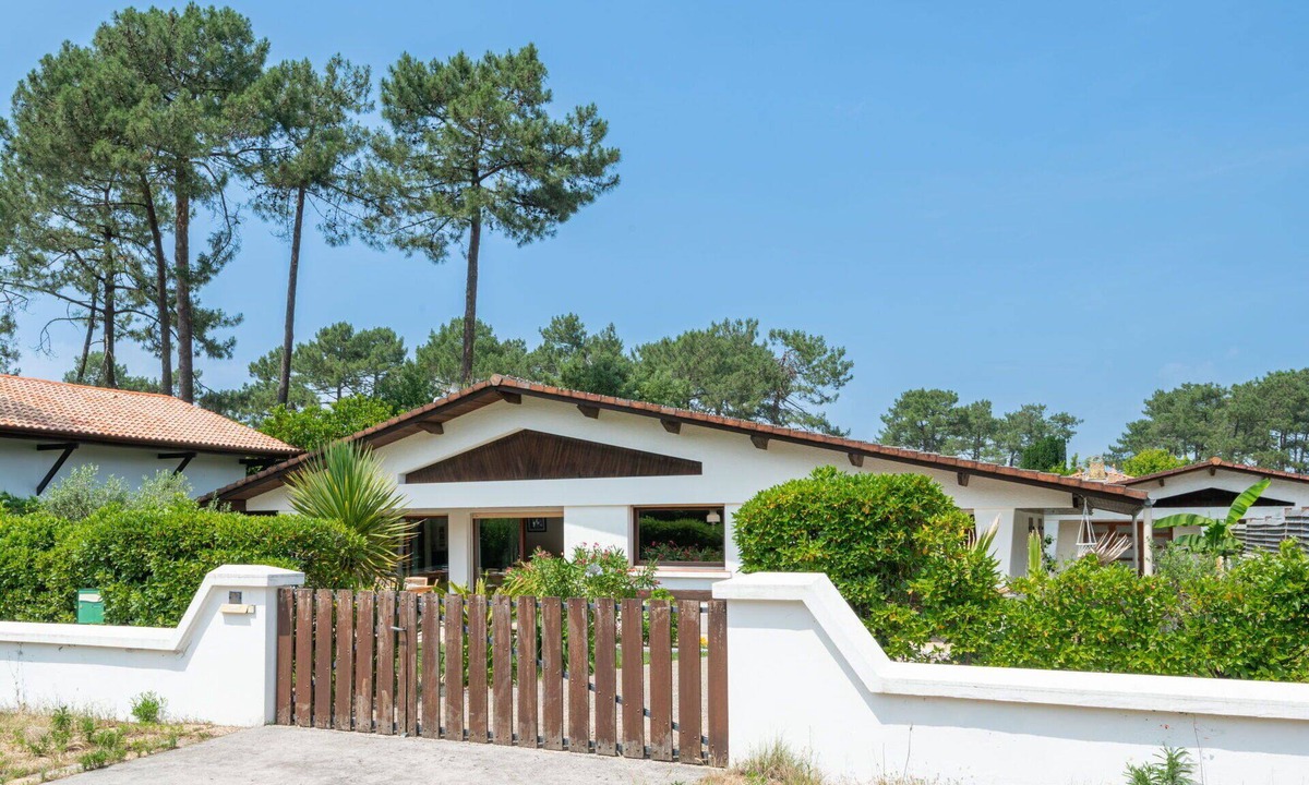 Mimizan House | Beautiful private villa for 6 people with WIFI, TV, terrace and pets allowed