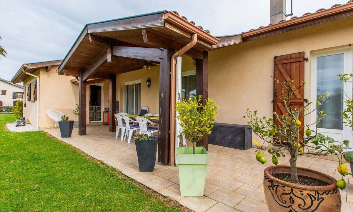 Saint-Martin-de-Seignanx House | Beautiful private villa for 6 people with A/C, private pool, WIFI, TV and terrace