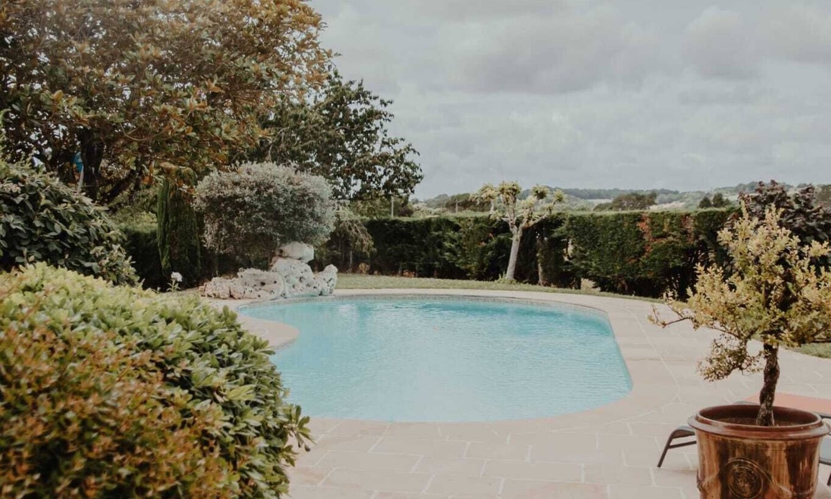 Lavardac House | Beautiful renovated independent house with swimming pool and large enclosed garden