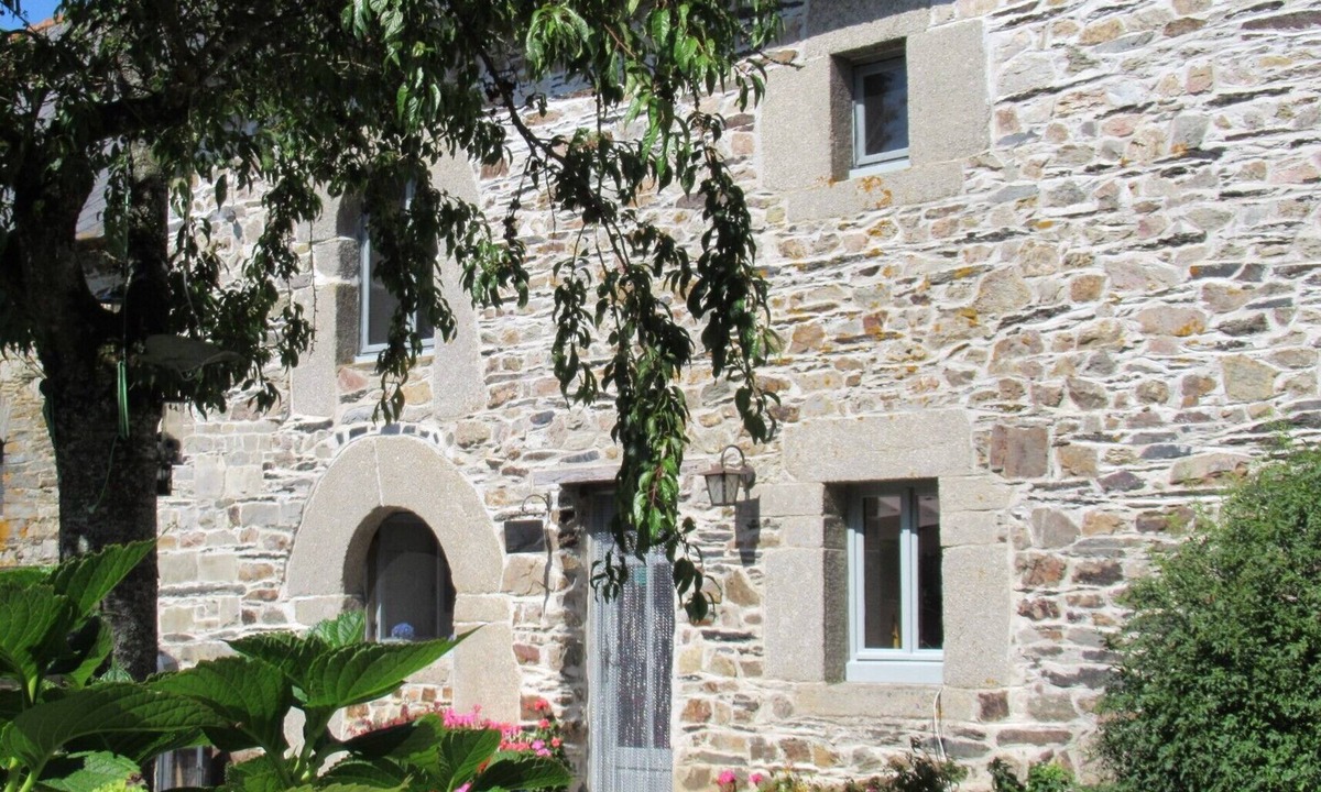 Mur-de-Bretagne House | Beautiful Stone House in an Idyllic location close to Lac De Guerledan