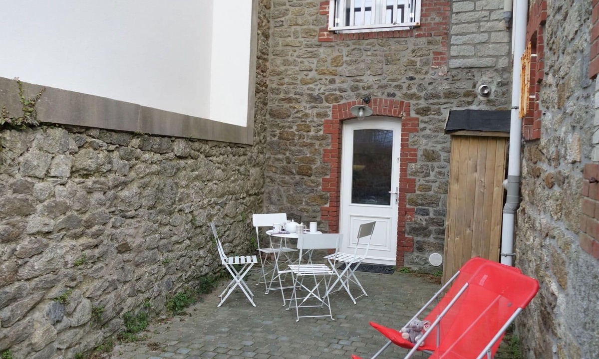 Dinard House | Beautiful villa for 5 people with WIFI, TV, terrace and pets allowed