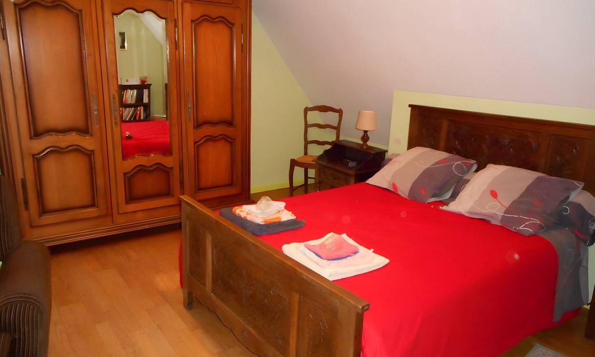 Coatreven Bed & Breakfast | Bed and Breakfast 'Chambre De Convenant Hery Bihan' with Shared Garden and Wi-Fi
