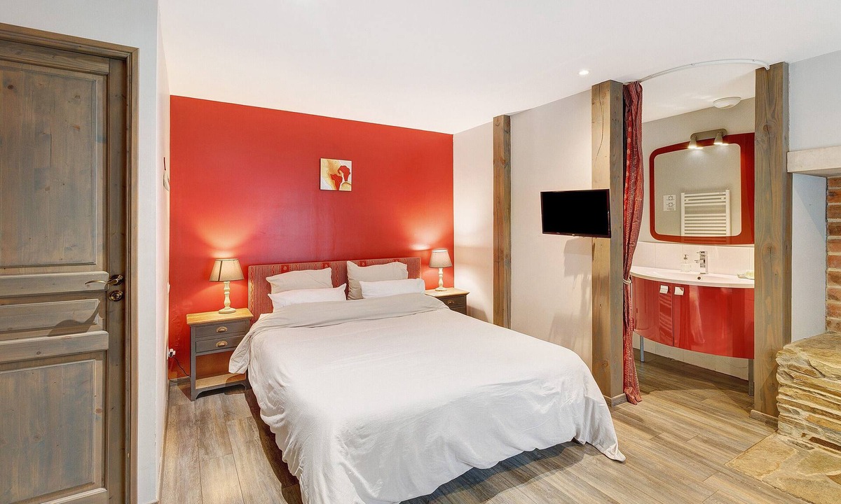 Thiviers Bed & Breakfast | Bed and Breakfast “Domaine de la Sablière” with Shared Terrace, Wi-Fi, and Air Conditioning