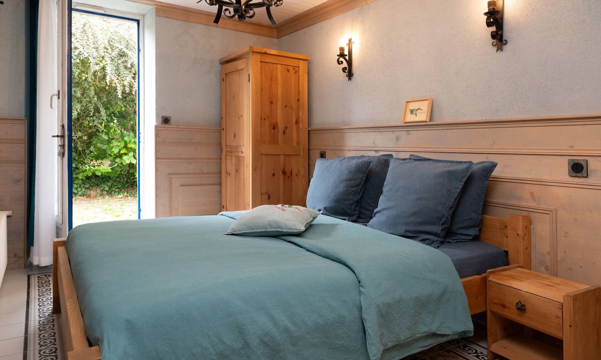 Pluvigner Bed & Breakfast | Bed and Breakfast 'Perceval' with Shared Terrace, Shared Garden and Wi-Fi