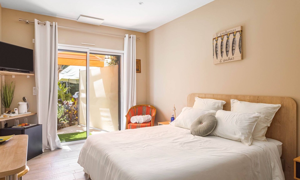 Sorede Bed & Breakfast | Bed and Breakfast 'Suite Neoulous' with Mountain View, Wi-Fi and Air Conditioning