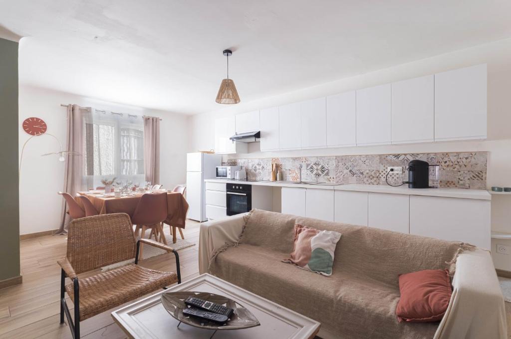Saint-Hippolyte Apartment | Bel appartement 3 piece