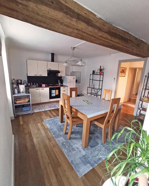 Magny-Cours Apartment | Bel appartement indépendant centre de Magny-Cours avec parking