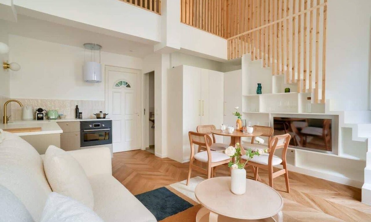 Quartier Saint-Ambroise Apartment | Belle epoque - Magnifique duplex avec mezzanine pour 4