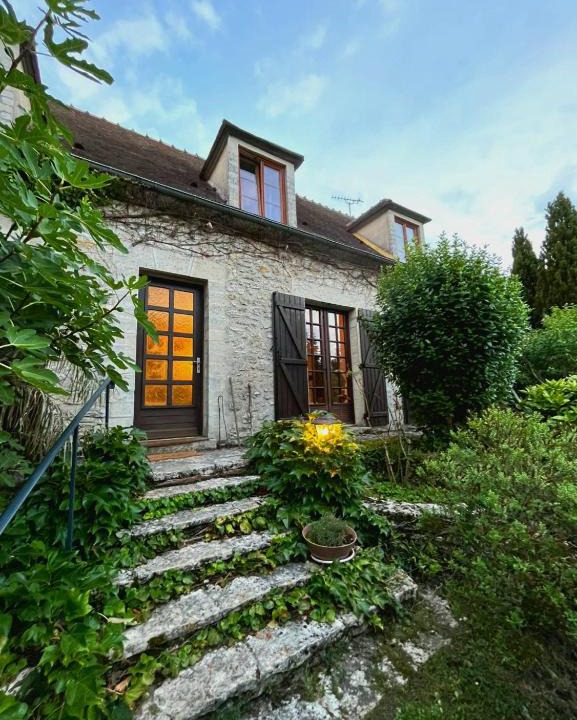 Rocquemont House | Belle maison en pierre, grand jardin au calme