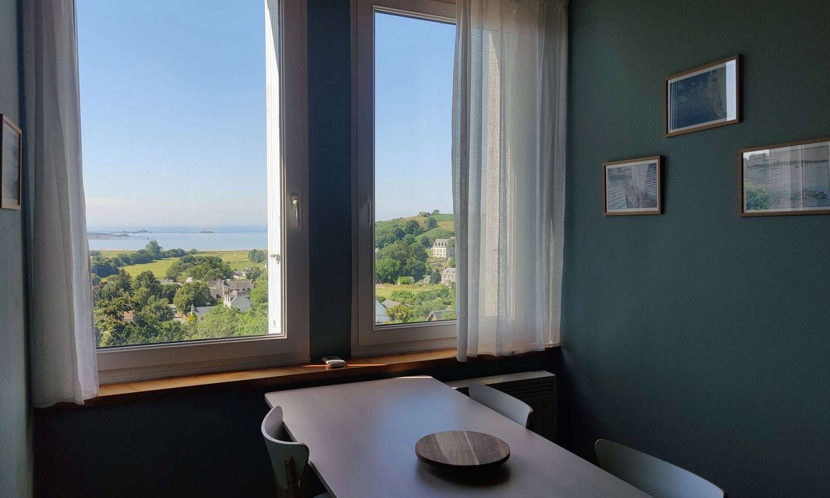 Saint-Jean-du-Doigt Apartment | BellevueBretagne - Apartement with sea view