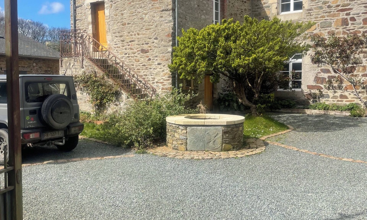 Pleudaniel Apartment | Between sea and land, charming 31m2 apartment in 18th century presbytery.