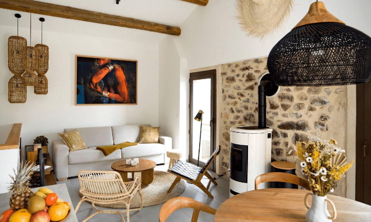 Montbolo House | Between the mountains and the sea, a profound and eco-chic nature experience in