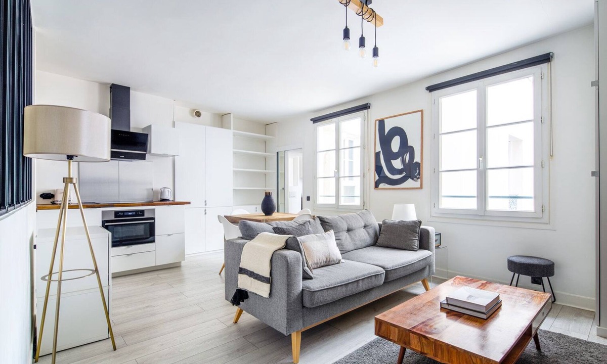 Saint-Germain-des-Pres Apartment | Blueground | Odeon, nr Notre Dame & Seine