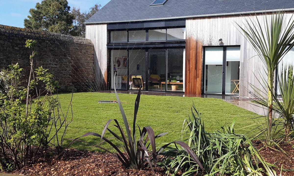Barfleur House | Bord de Mer. Maison Contemporaine Avec Jardin au Coeur du Village de Barfleur
