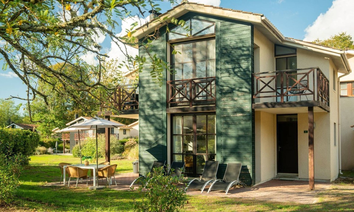 Salles Villa | Bordeaux 4p - Two Bedroom Villa, Sleeps 4