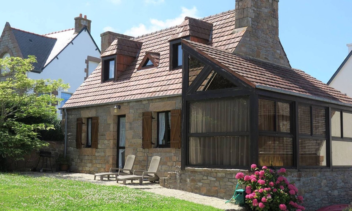 Tregastel House | Breton house with garden 50m from Ste Anne bay