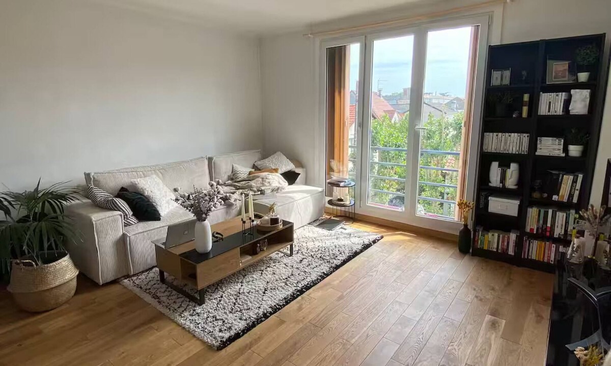 Colombes Apartment | Bright 3P quiet - 15 min Paris