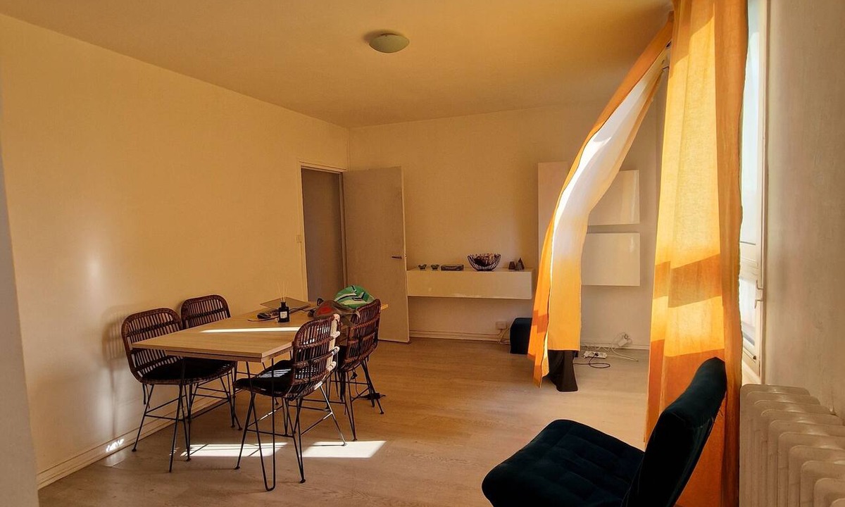 Poissy Apartment | Bright apartment
