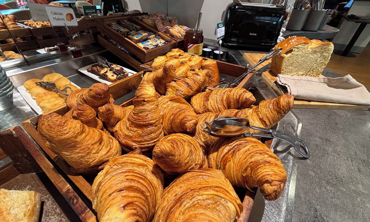 Saint-Saturnin Hotel | Brit Hotel Les Evens