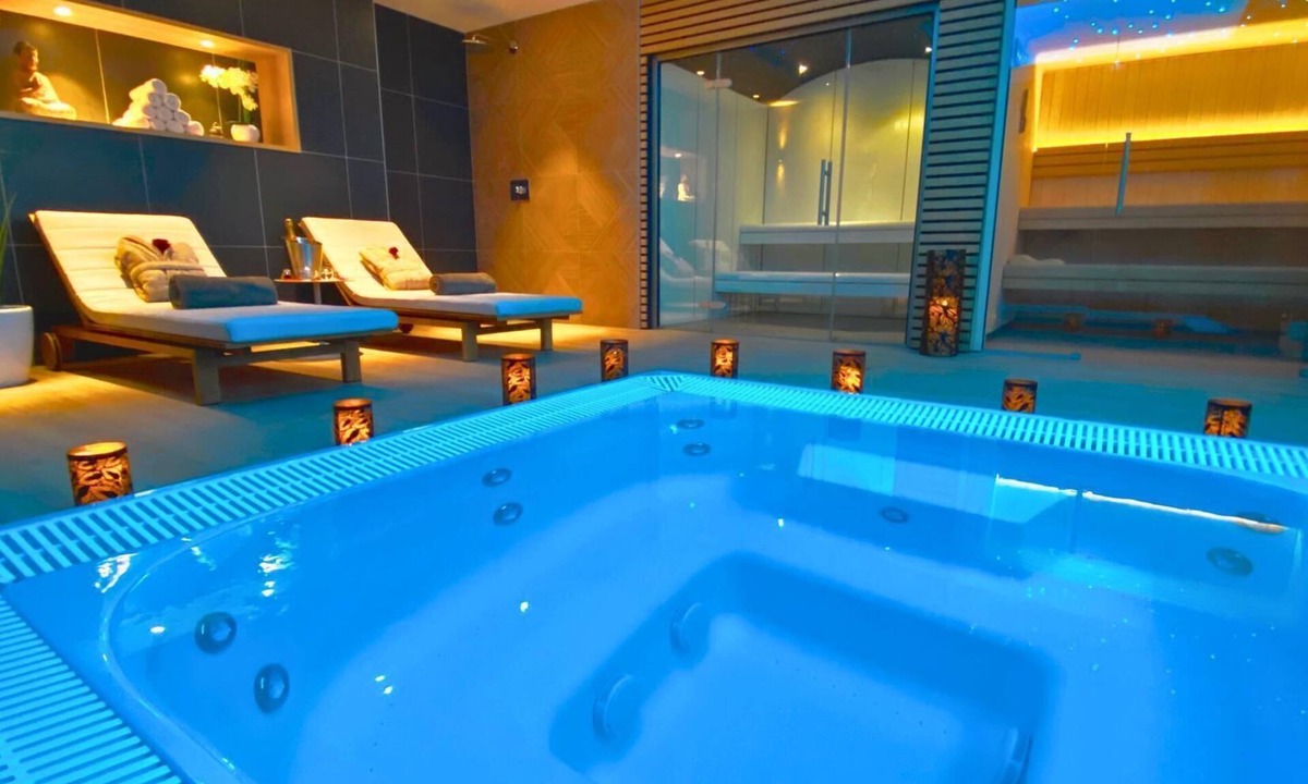 Lecousse Hotel | Brit Hotel Piscine & Spa - Fougères