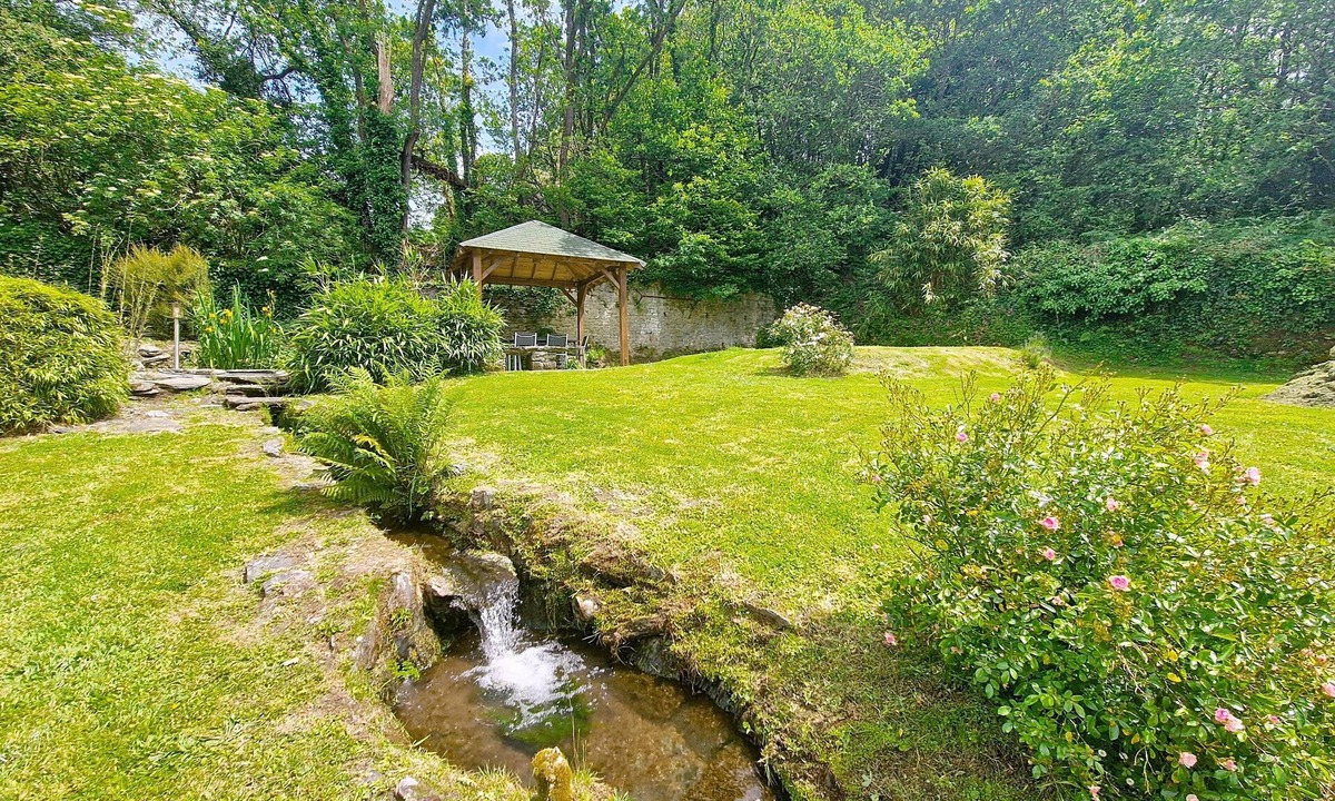 Plouezoch Apartment | BRITTANY Duplex in wind-sheltered valley near the sea pets welcome