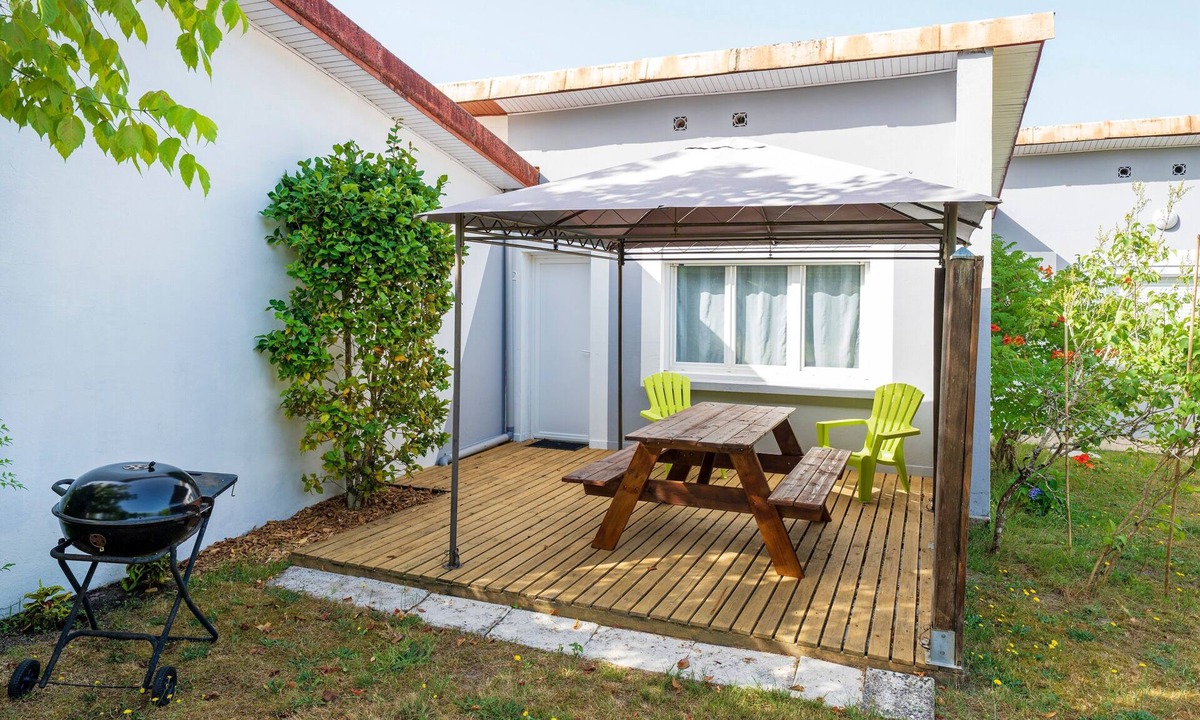 Lesperon Villa | "Bruyères - Domaine Des Landes" with shared pool, private terrace, and shared garden