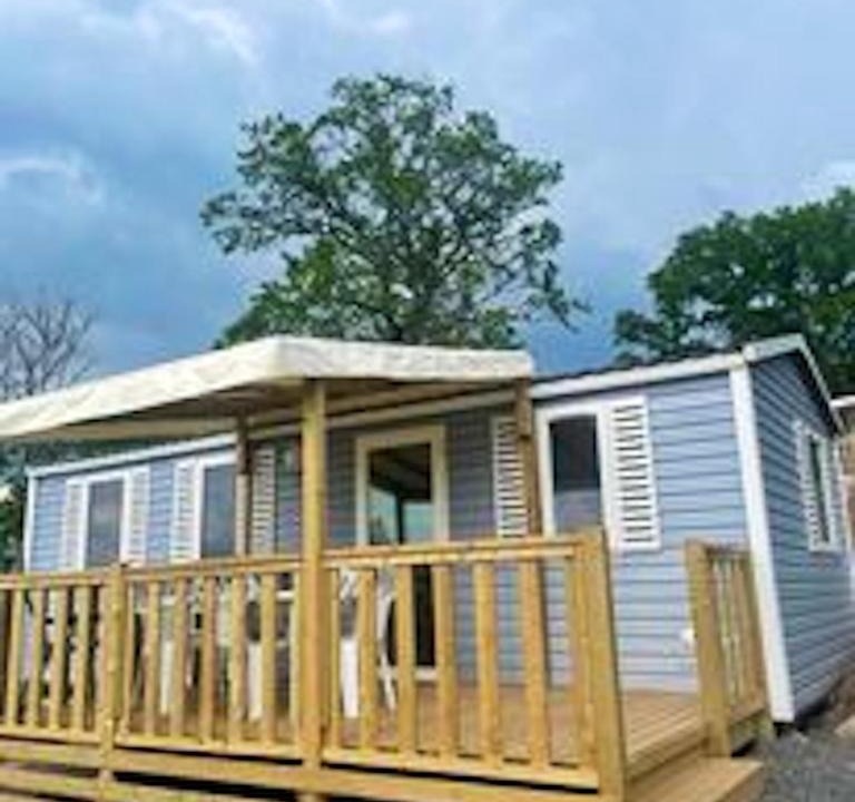 Banes House | Bungalow charmant à Argences en Aubrac avec piscine