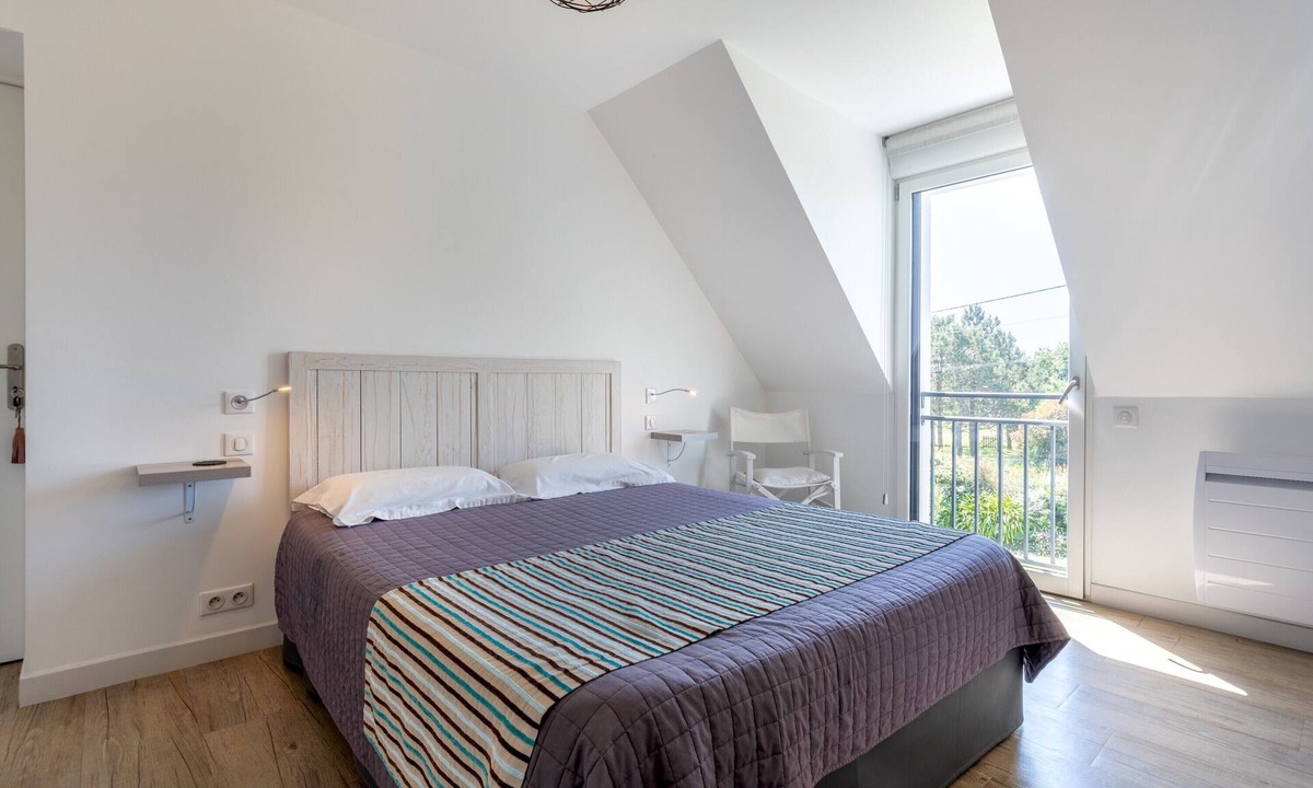 Moelan-sur-Mer Bed & Breakfast | Côté Bâbord Guest Room with Sea View, Shared Terrace and Wi-Fi