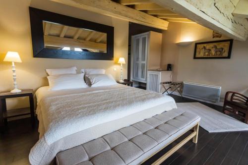 Tonneins Hotel | CÔTE GARONNE le BALCON DES DAMES -hôtel et restaurant- Tonneins Fauillet Marmande - panorama sur Garonne-climatisé- accueil vélo- soirée étape- chambre famille- étape et séjour touristique-