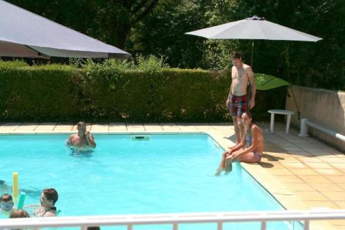 Puy-l'Eveque House | Camping 3 étoiles - Piscine - ccbgbeh