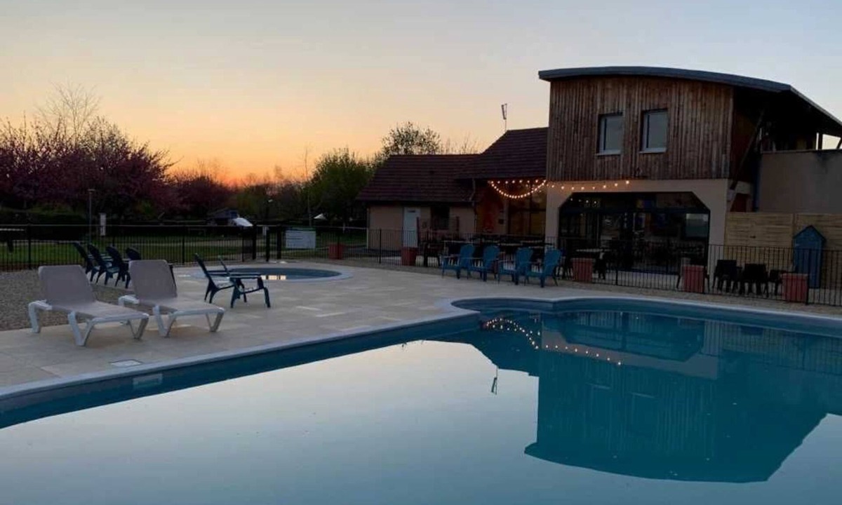 Cormatin House | Camping 3 étoiles - Piscine - ccaidda