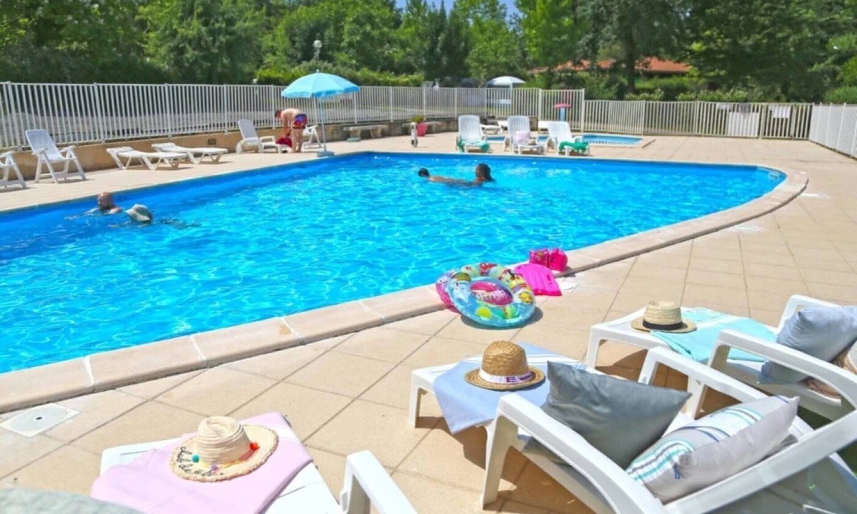 Thiviers House | Camping 3 étoiles - Piscine - ccagi0h