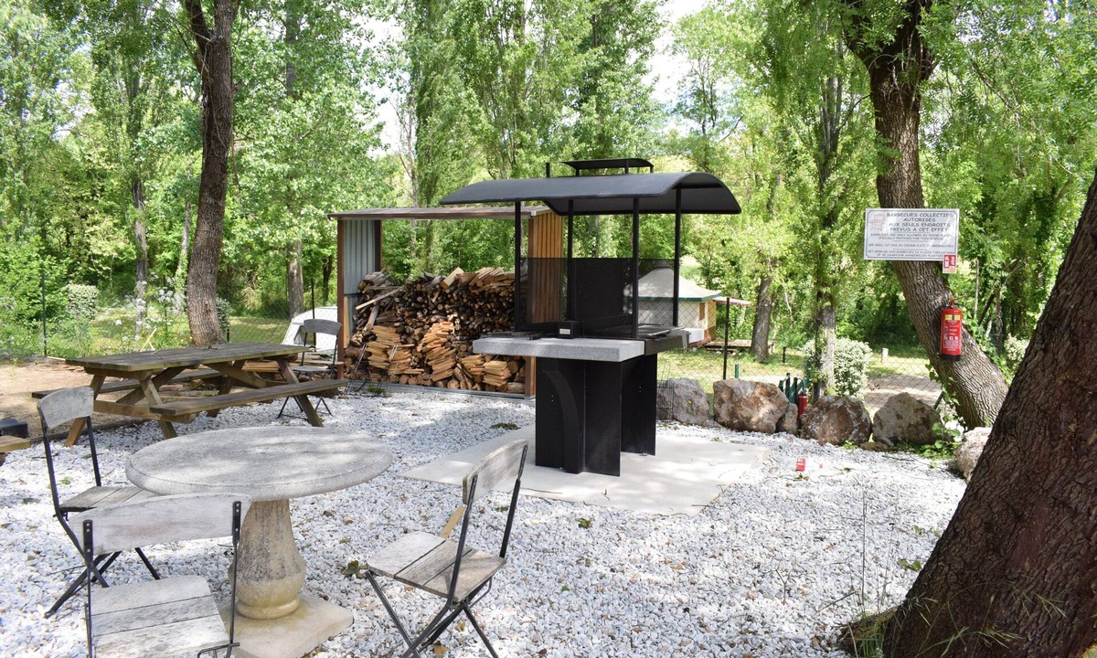 Monoblet RV Rental | Camping de Graniers