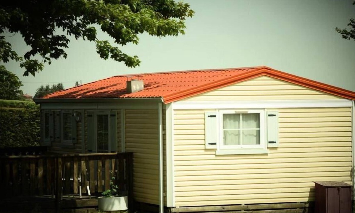 Saint-Bonnet-le-Chateau House | Camping De La Belle Etoile *** - Comfort Mobil Home 3 Rooms 4/5 People