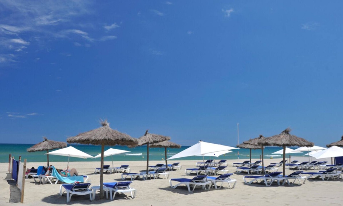 Les Arenes Apartment | Canet air-conditioned cabin apt 700m from the beach / Swimming pools, paddling pool and parking