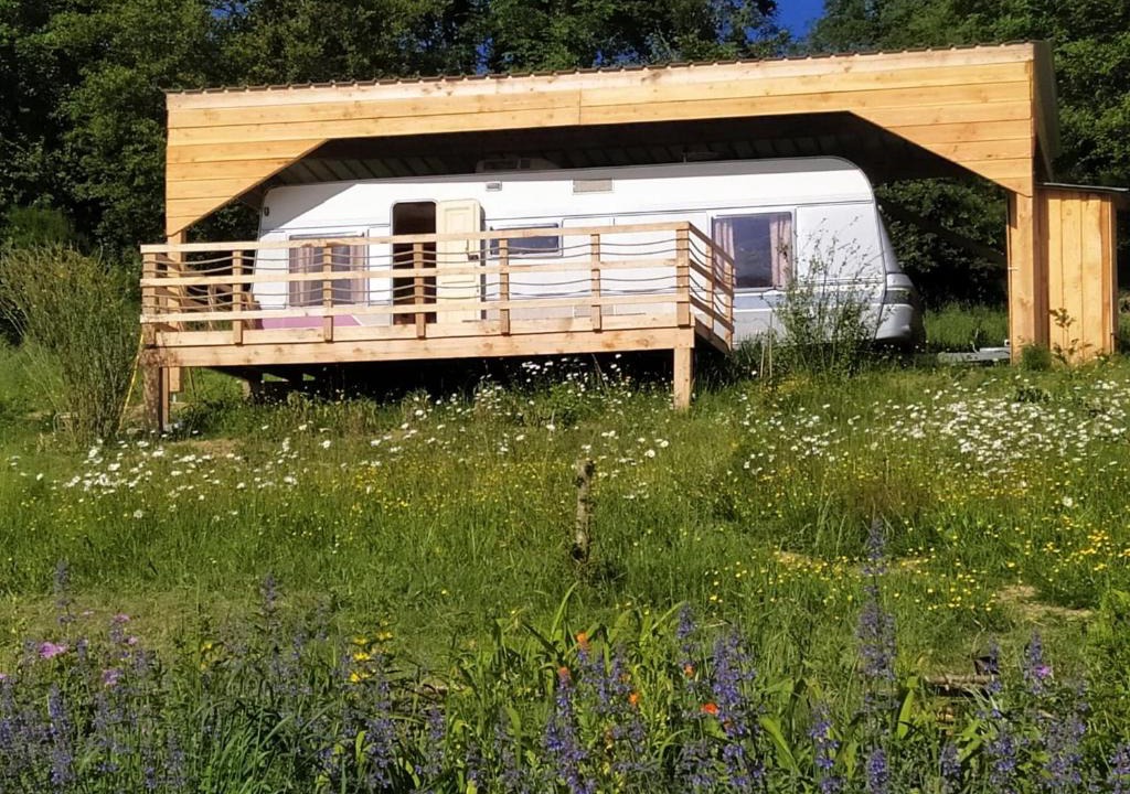 Saint-Silvain-Bellegarde Other | cararetro , caravane chauffée et climatisée