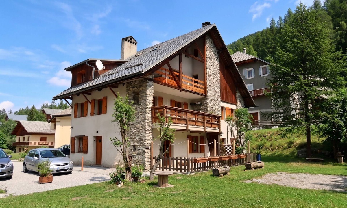 Saint-Veran Apartment | Casa-Le Toussiard apart dans chalet St-Véran 4-6p