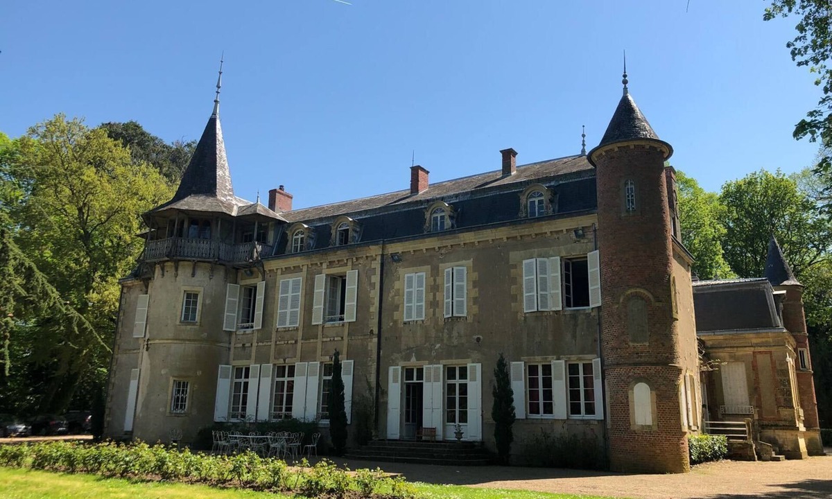 Ourouer-les-Bourdelins Other | Castle (20 p.) and small house (7p), 8ha park