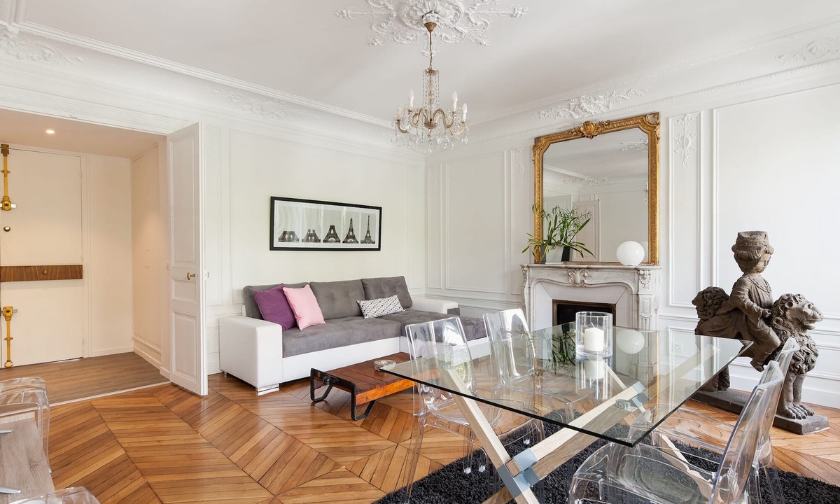 L'Europe Apartment | CAVALIER DES LIONS 2bedr 2 1/2baths