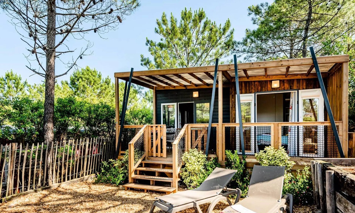 Sainte-Montaine House | Cedar Cottage, 3 Rooms, Sleeps 4