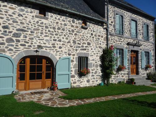 Neussargues en Pinatelle House | Celles - Demeure de la Tourille
