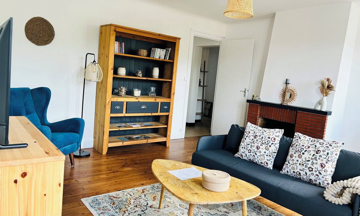 Saint-Etienne-de-Baigorry Apartment | Central 2-room apartment with balcony and nice view