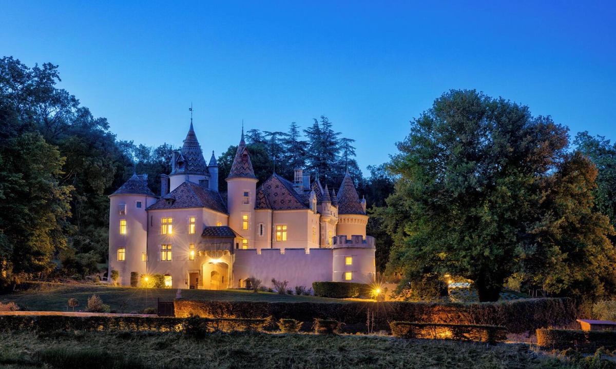 Burnand Other | Château de Burnand (official). 11 luxury ensuite bathrooms. Heated pool.