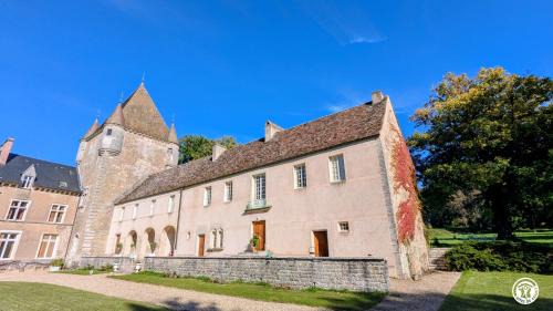 Ivry-en-Montagne House | Château de Coraboeuf - Gîte de la Marquise