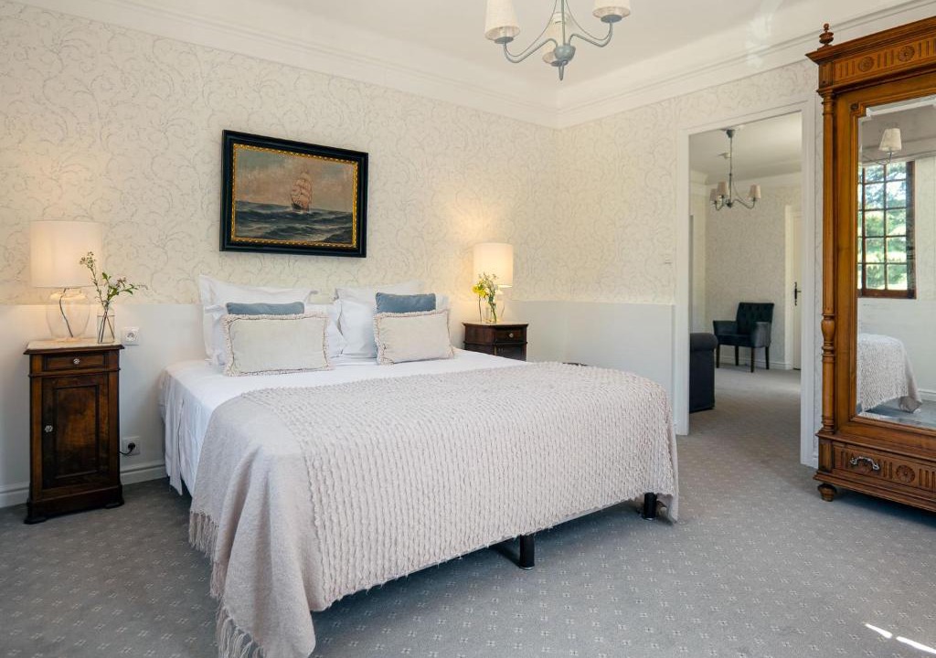 Serves-sur-Rhone Hotel | Château de Fontager